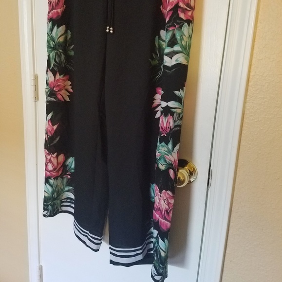 Pants - JM Collection Wide leg black and floral pants